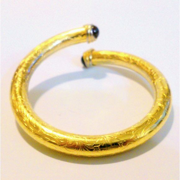 Gold Tone Leaf and Scroll Embossed Red Cabochon Tipped Bypass Bangle Bracelet - Picture 5 of 6